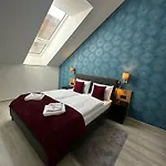 B40 Apartrooms