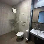 B40 Apartrooms