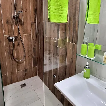 B40 Apartrooms