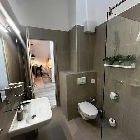 B40 Apartrooms