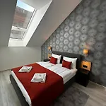 B40 Apartrooms